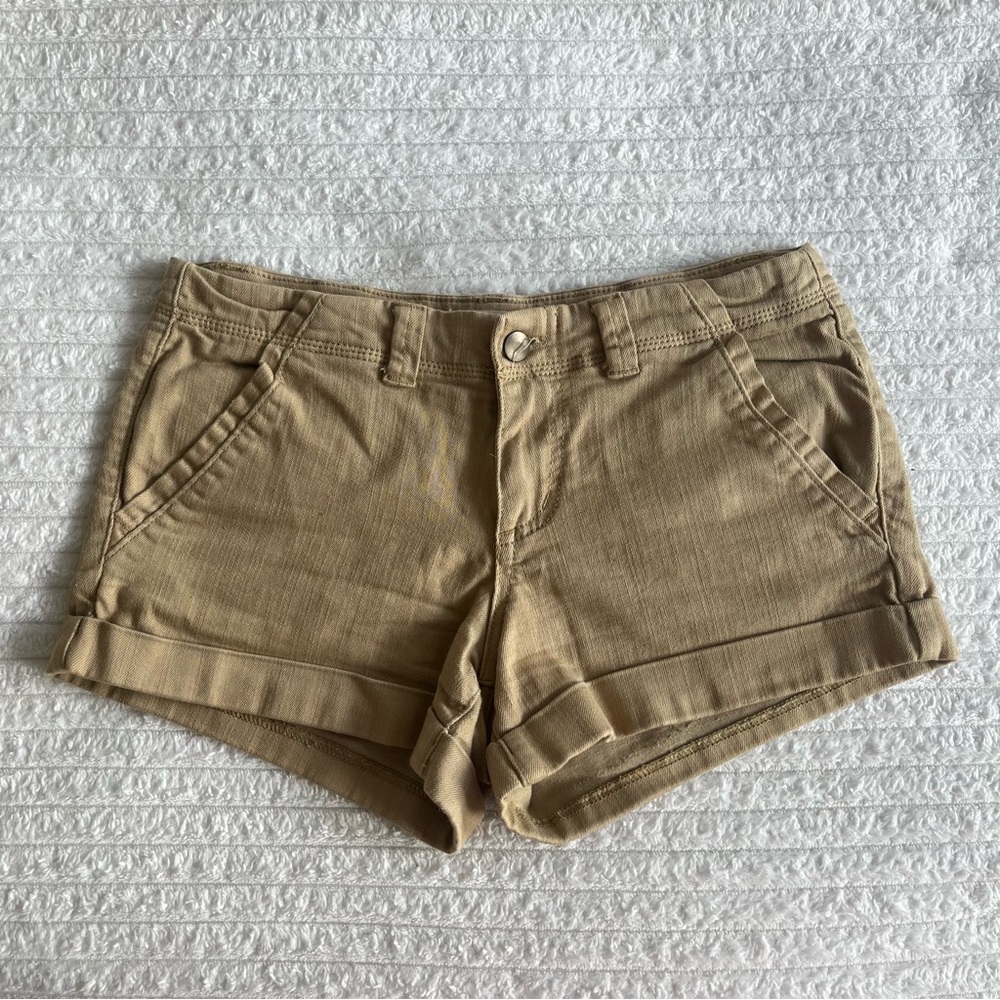 khaki low rise shorts